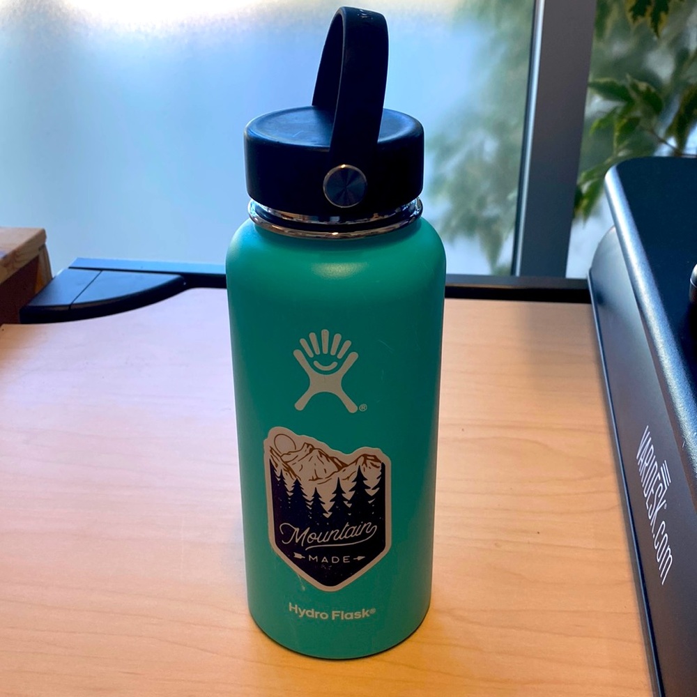 Turquoise 32oz hydro flask